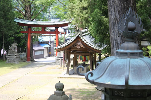紙祖神岡太神社・大瀧神社